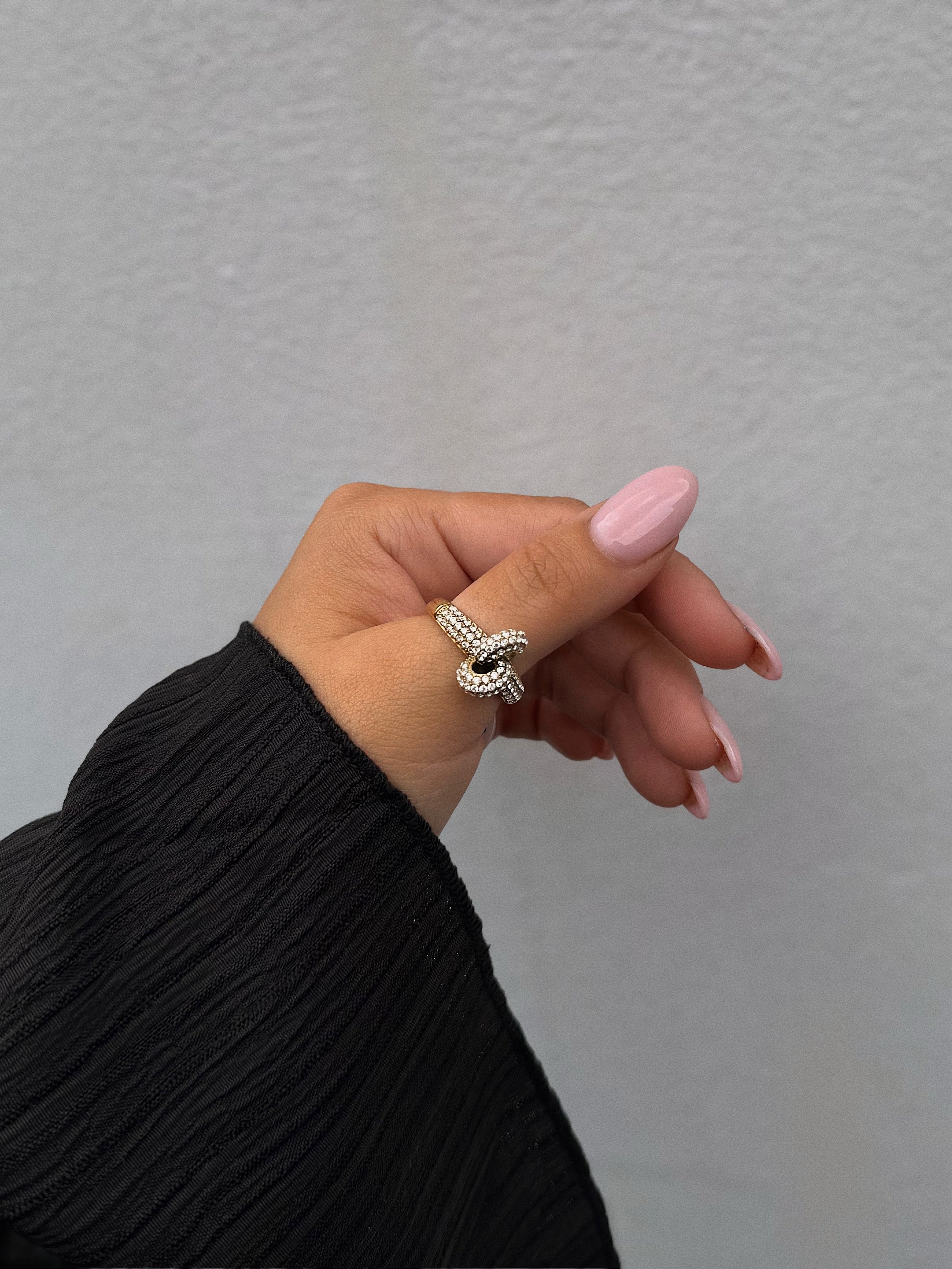 LOVERS KNOT RING