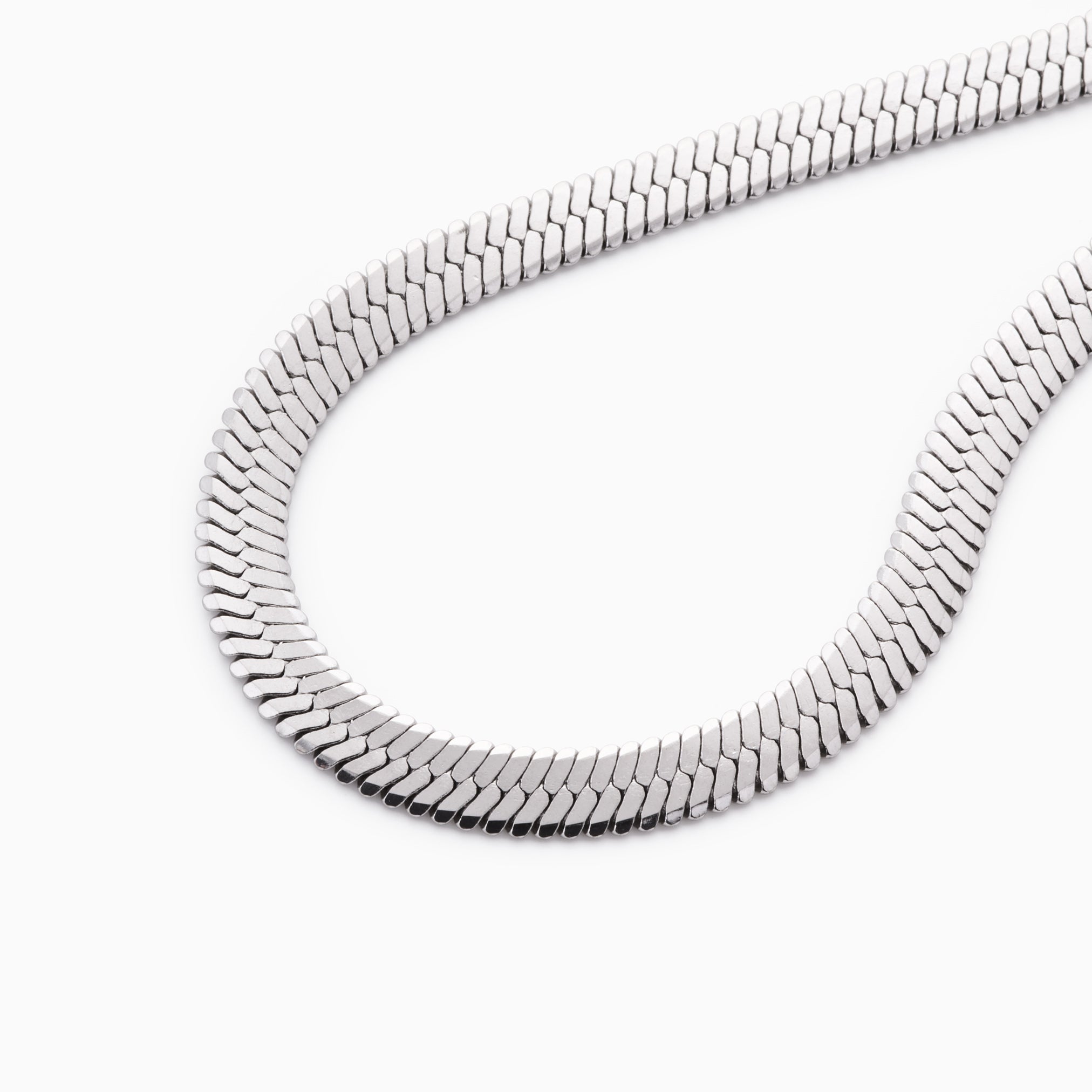 SNAKE CHAIN NECKLACE