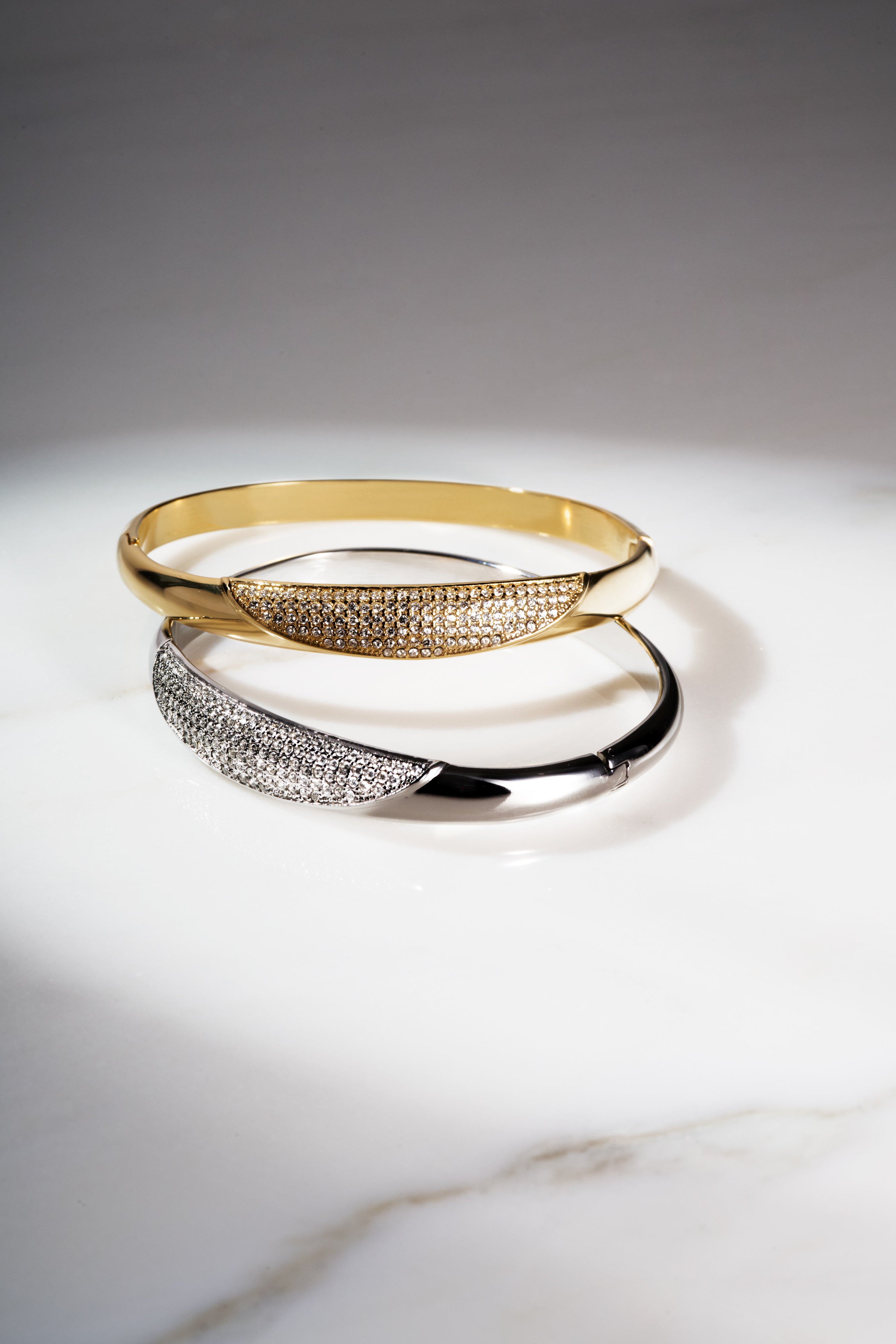 LOLA BANGLE
