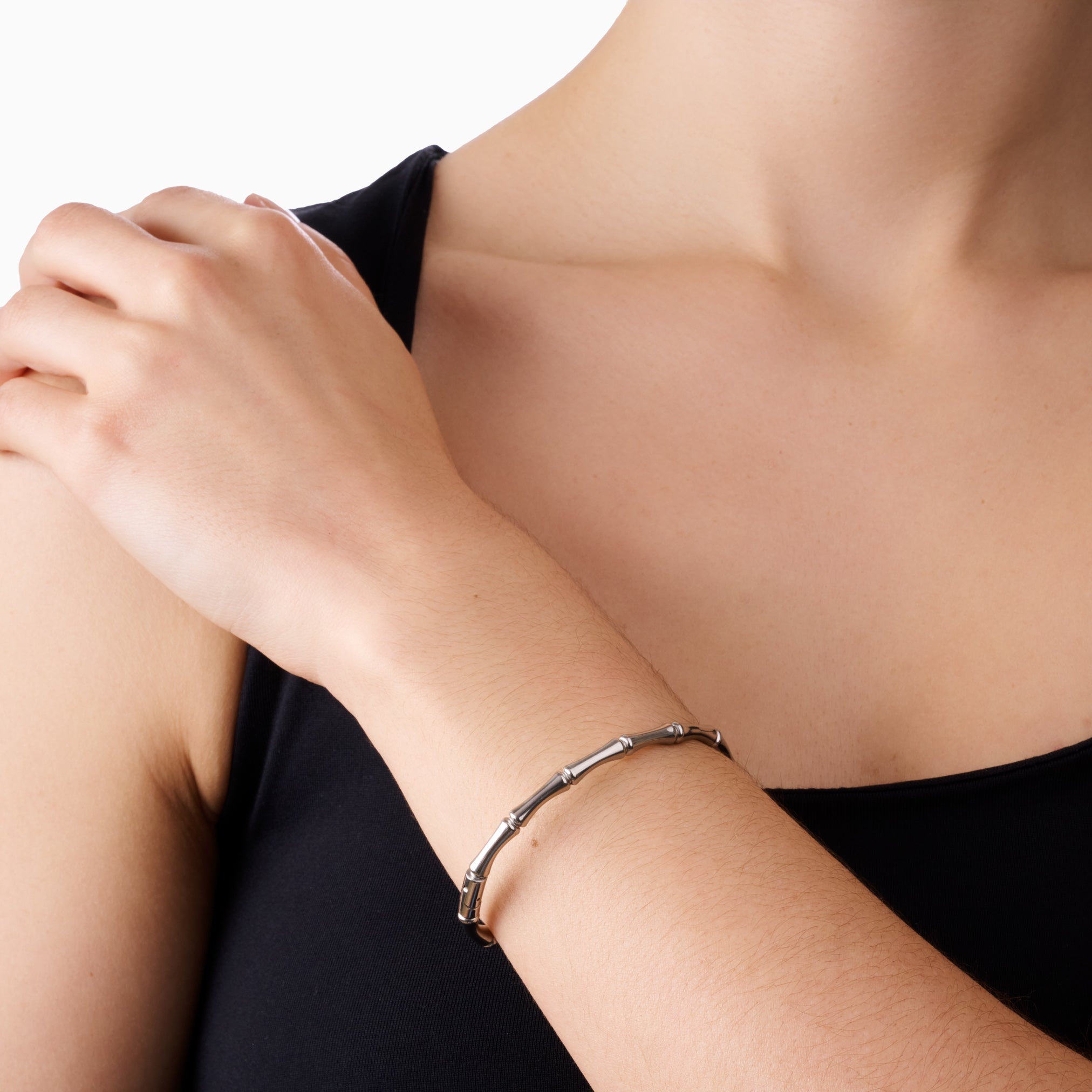 LINEAR LUXE BANGLE