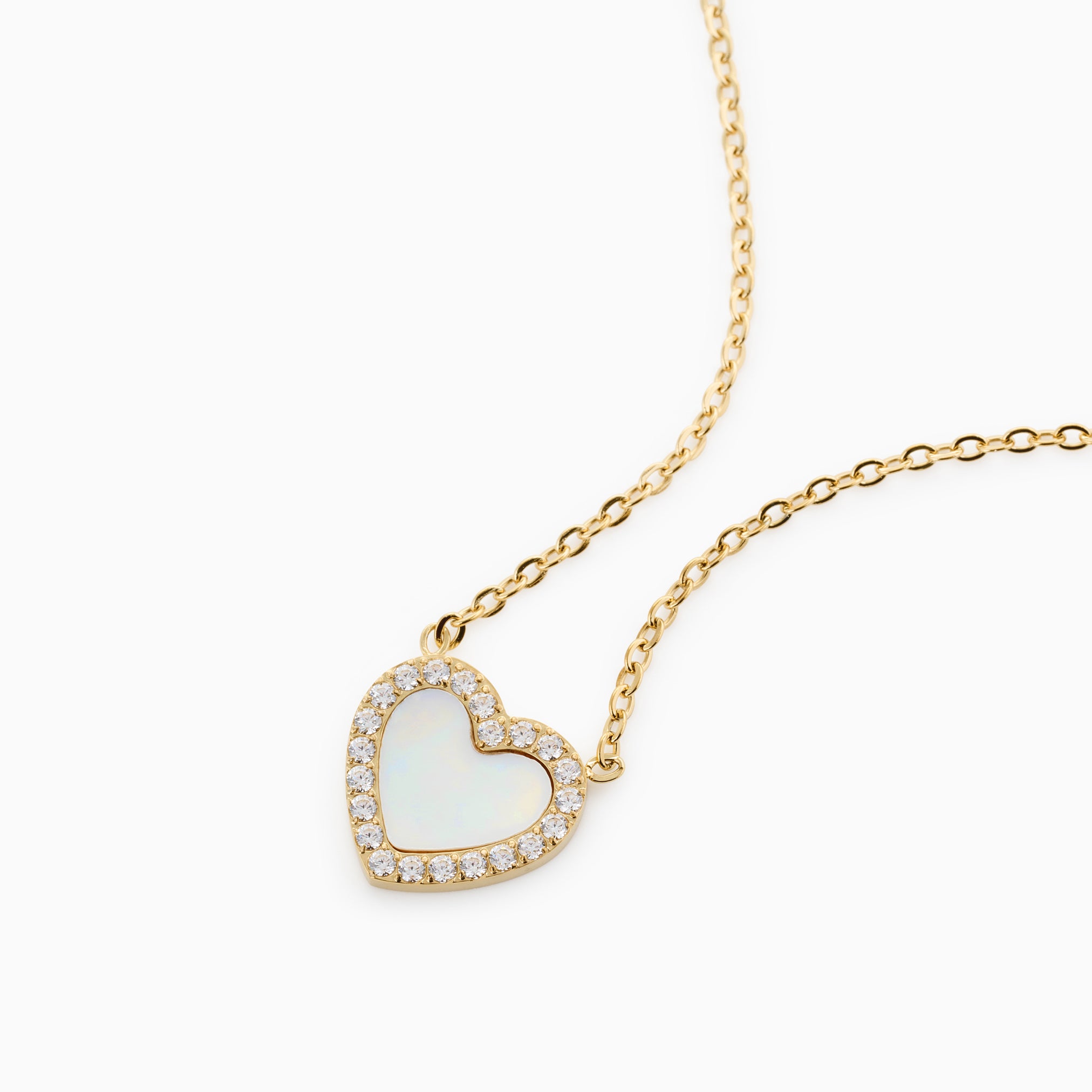 GLITTERING HEART PENDANT NECKLACE