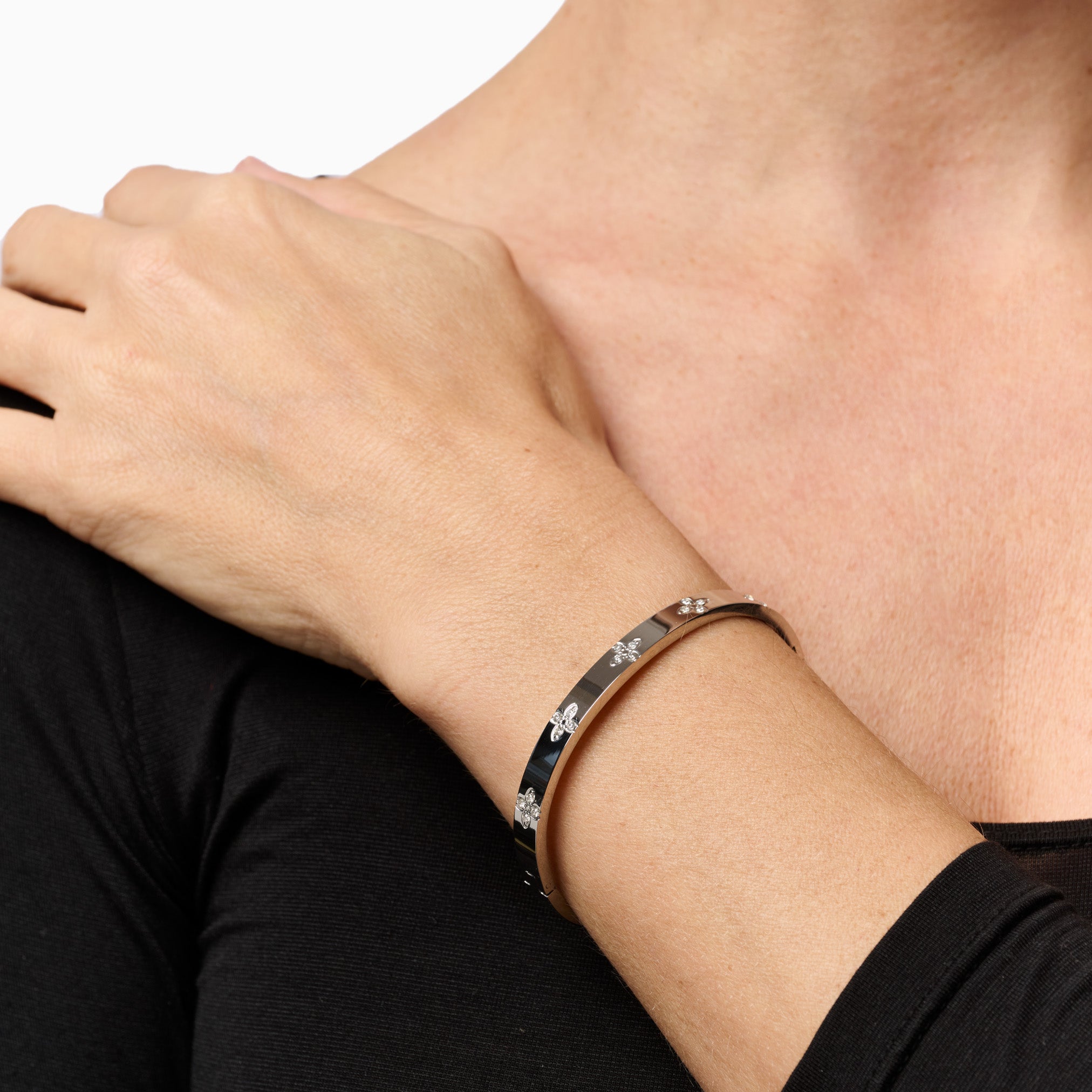ASTRID BANGLE