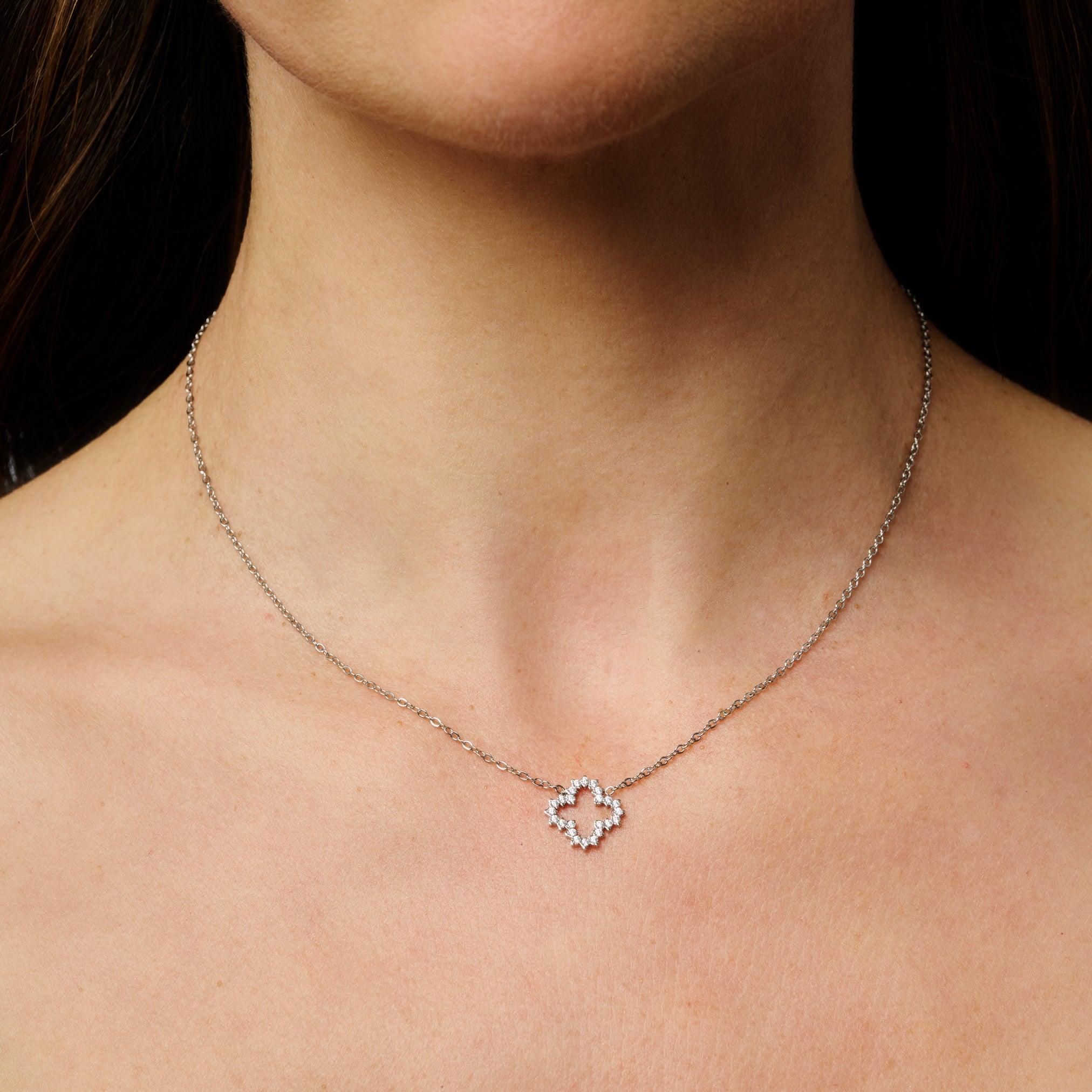 CLUSTER CLOVER NECKLACE