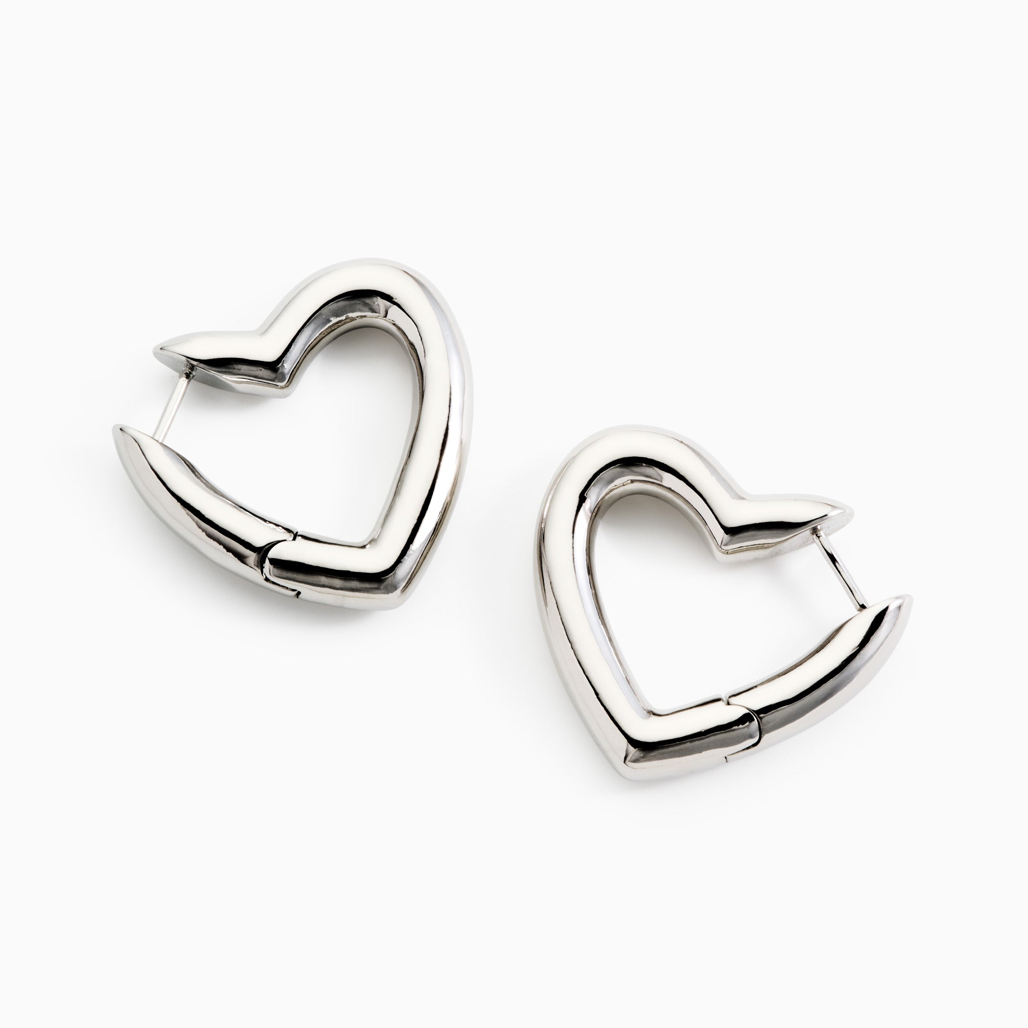 TE AMO HEART EARRINGS