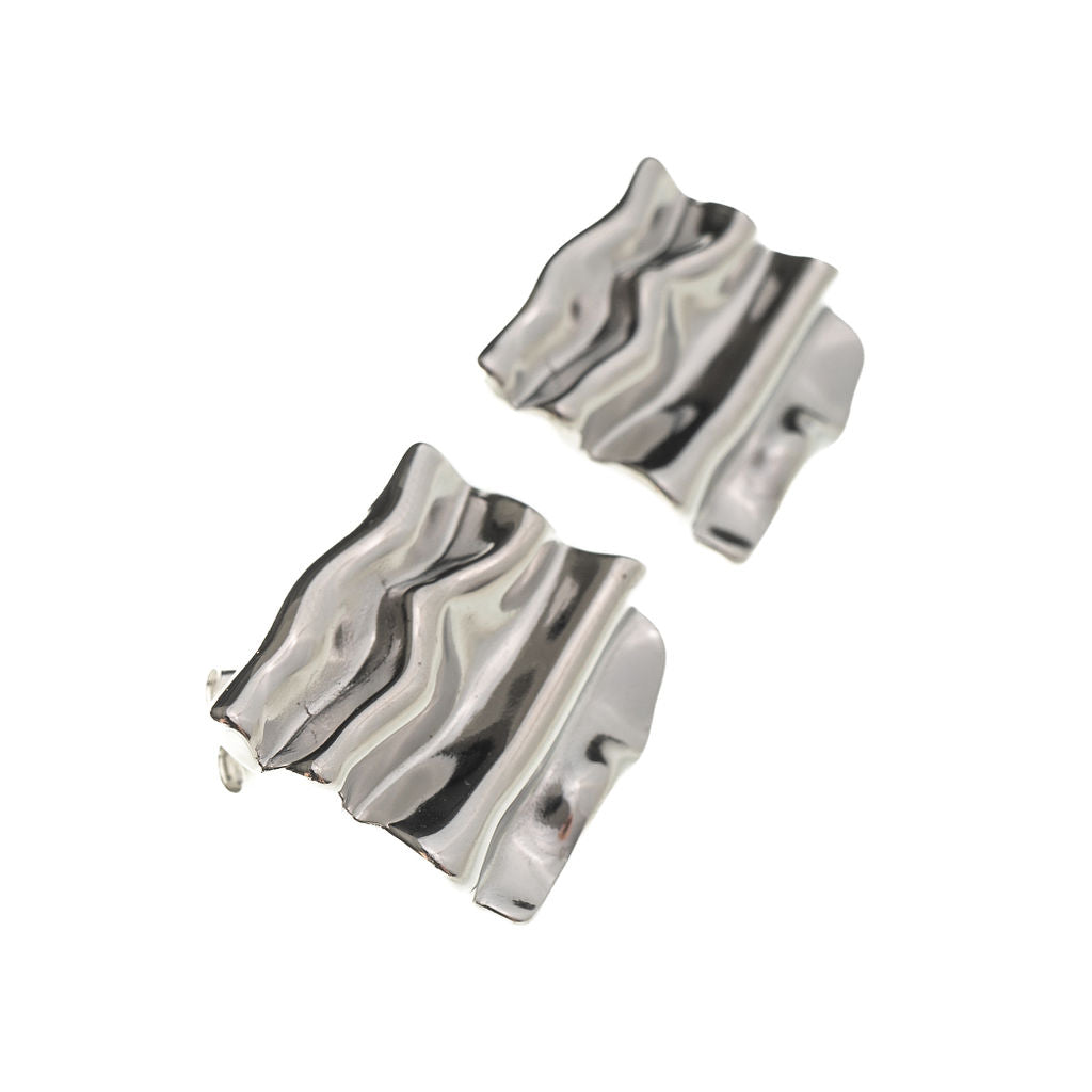 Earrings-18_f04f63a0-dbda-4182-ba9f-eea887d2b719.jpg