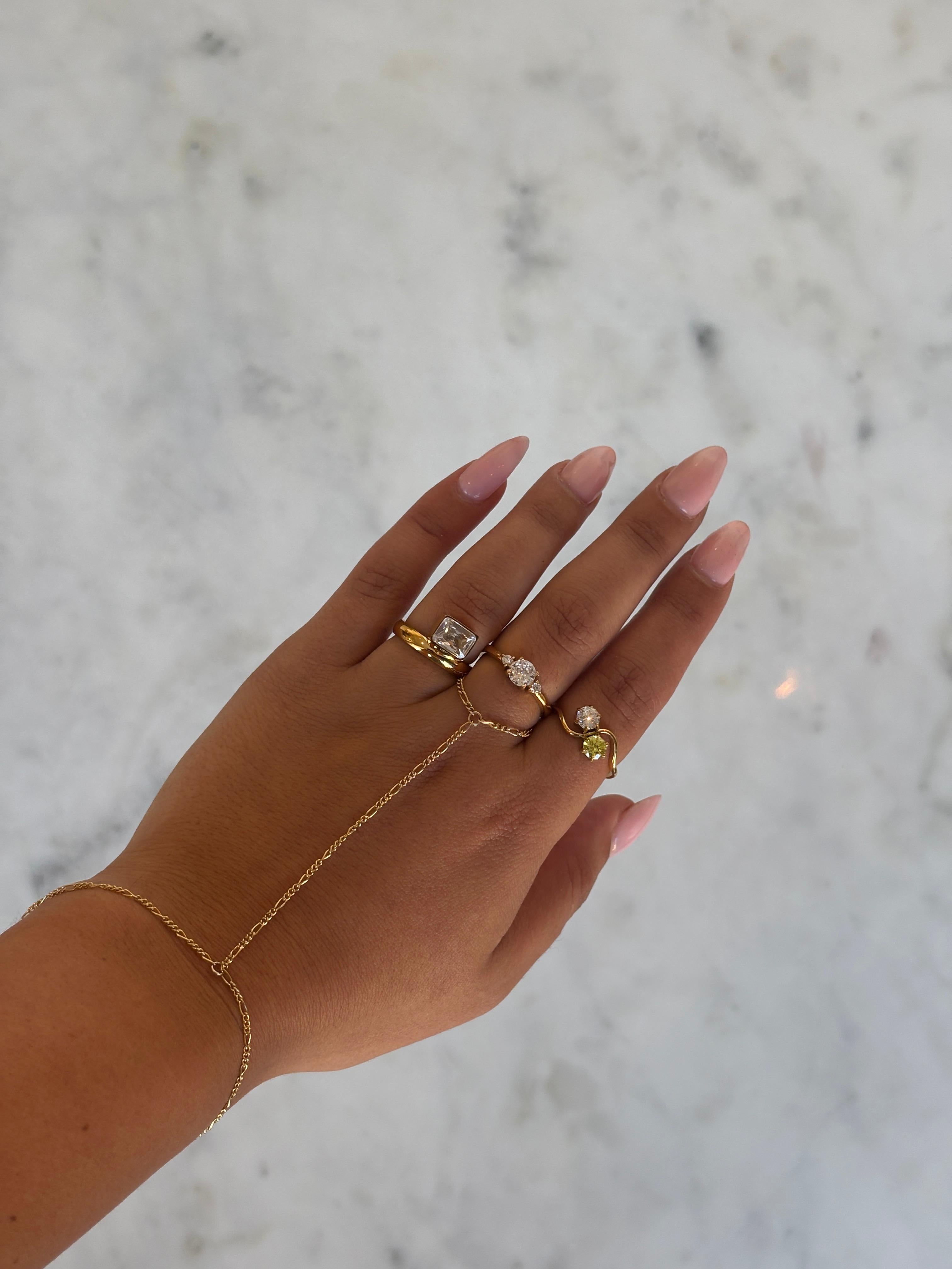 ROSE TWIST RING