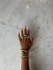 LOLA BANGLE