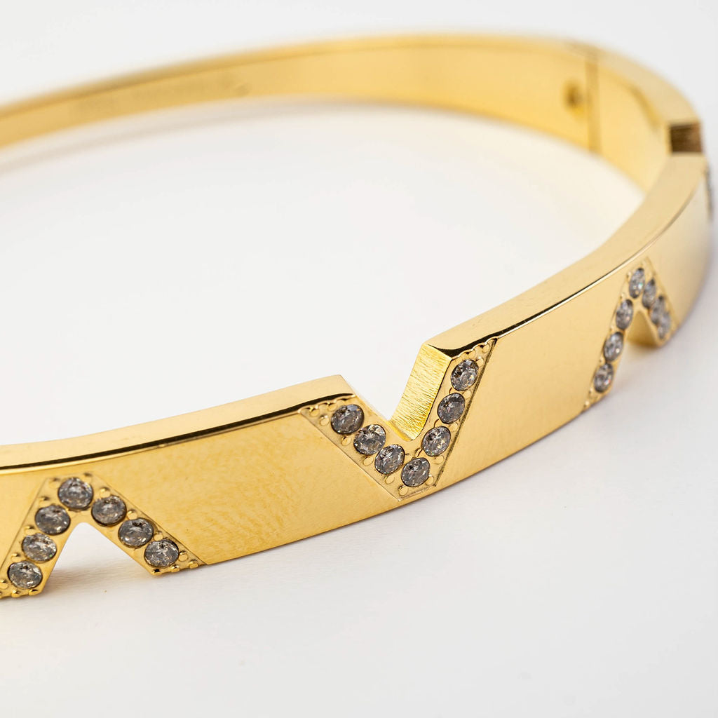 THE V BANGLE