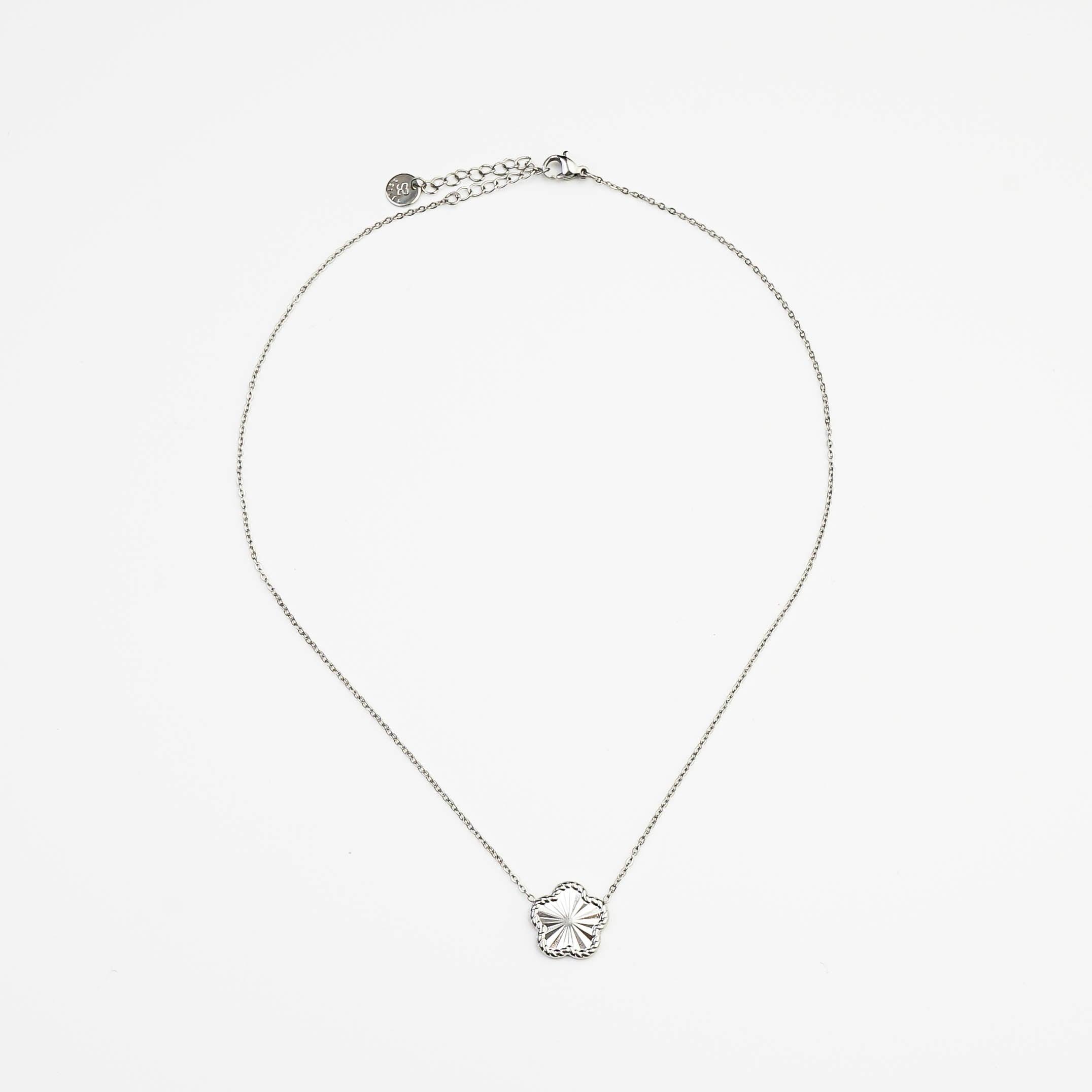 FONDANT CLOVER NECKLACE - Lynott Jewellery
