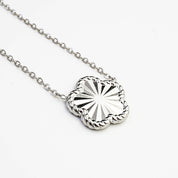 FONDANT CLOVER NECKLACE - Lynott Jewellery