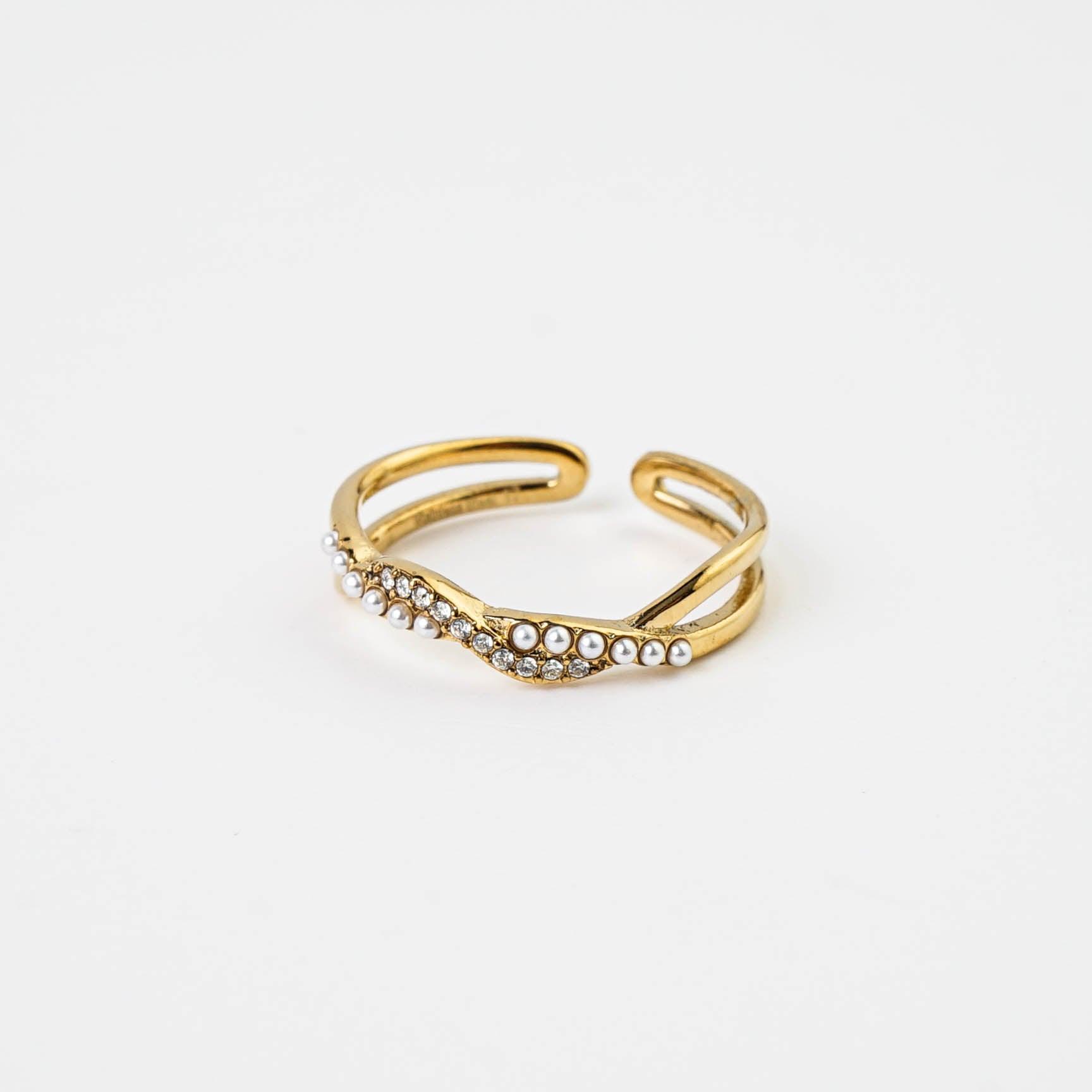SUBTLE CROSS RING - Lynott Jewellery