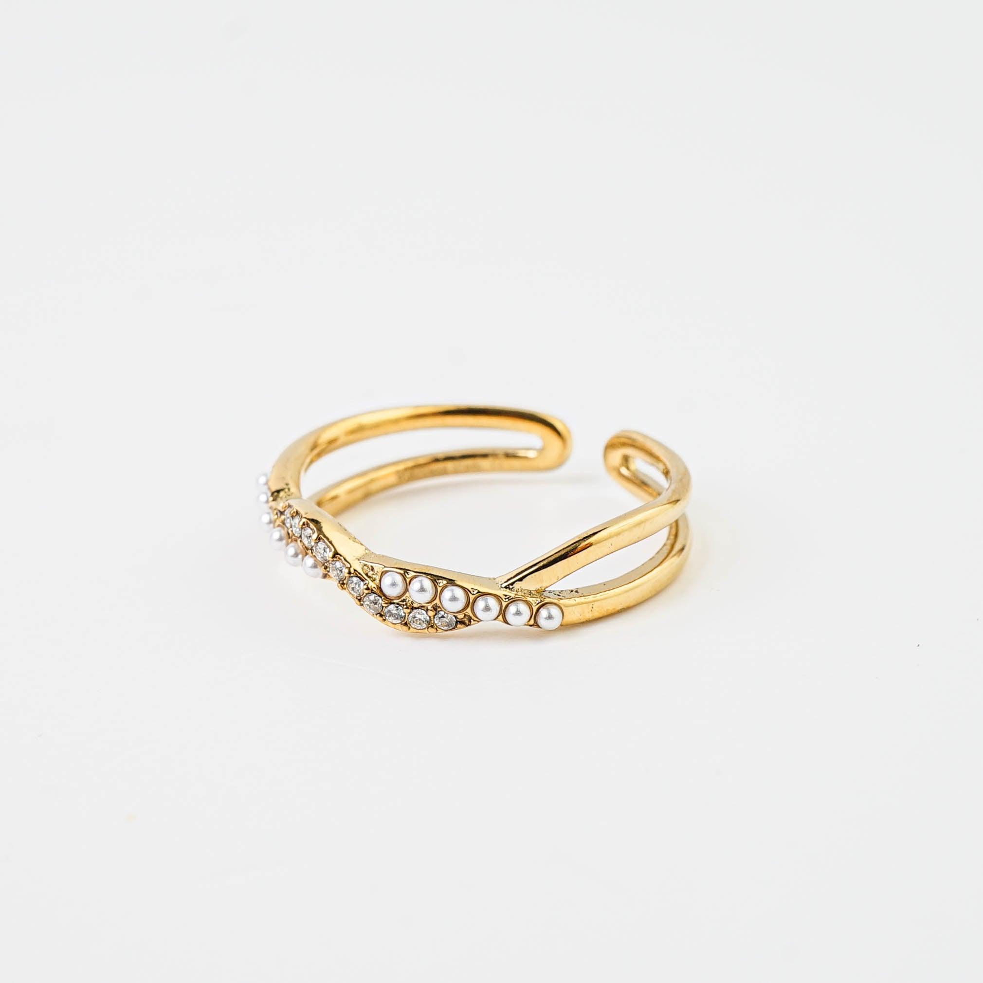 SUBTLE CROSS RING - Lynott Jewellery