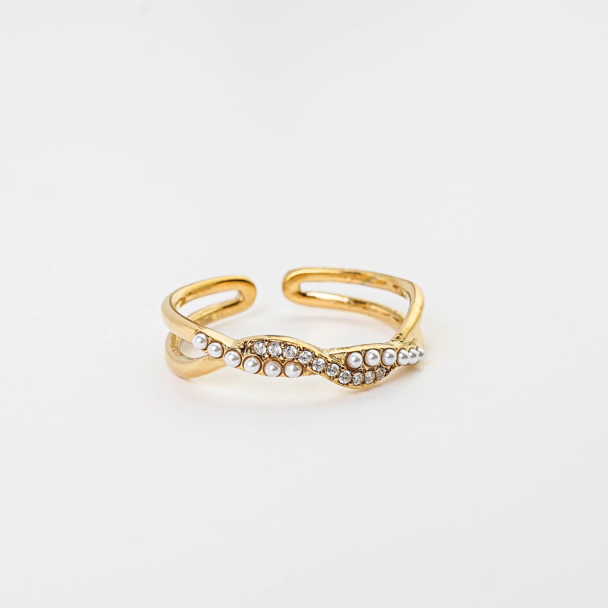 SUBTLE CROSS RING - Lynott Jewellery
