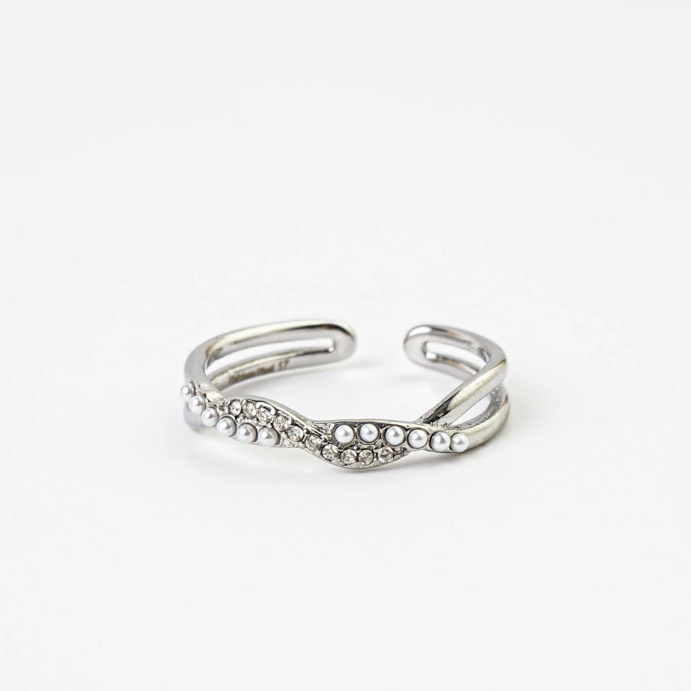 SUBTLE CROSS RING - Lynott Jewellery