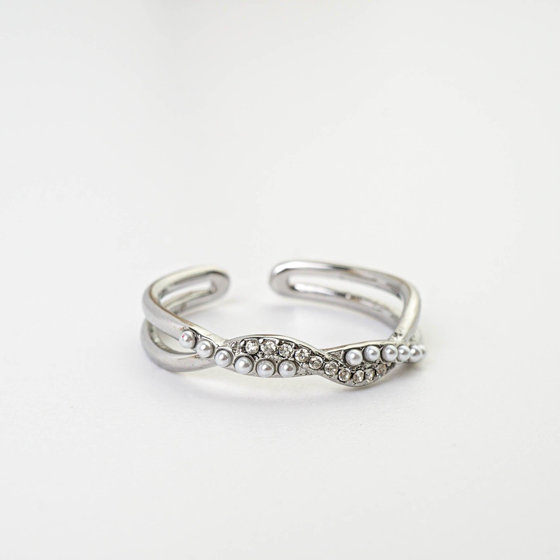 SUBTLE CROSS RING - Lynott Jewellery