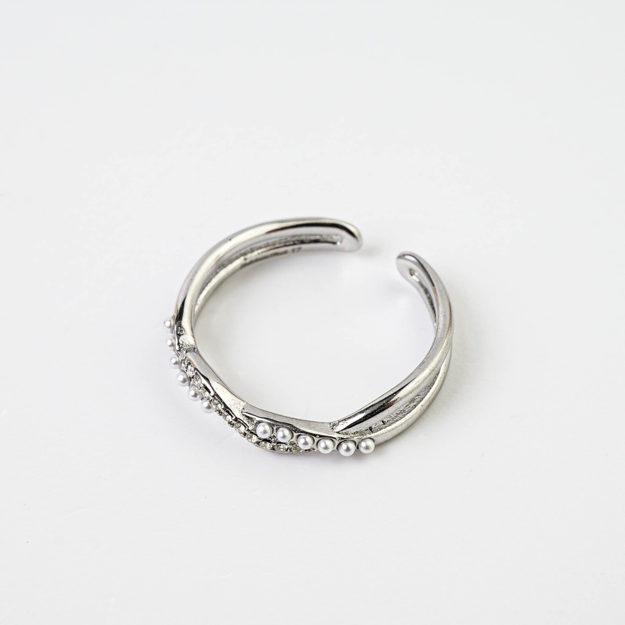 SUBTLE CROSS RING - Lynott Jewellery