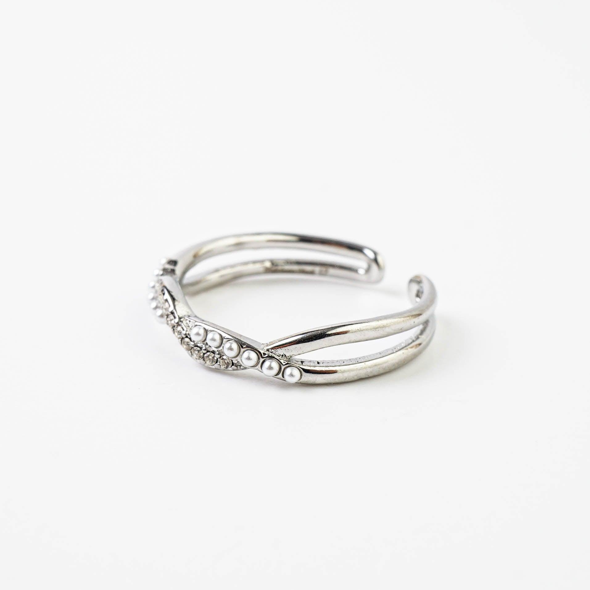 SUBTLE CROSS RING - Lynott Jewellery