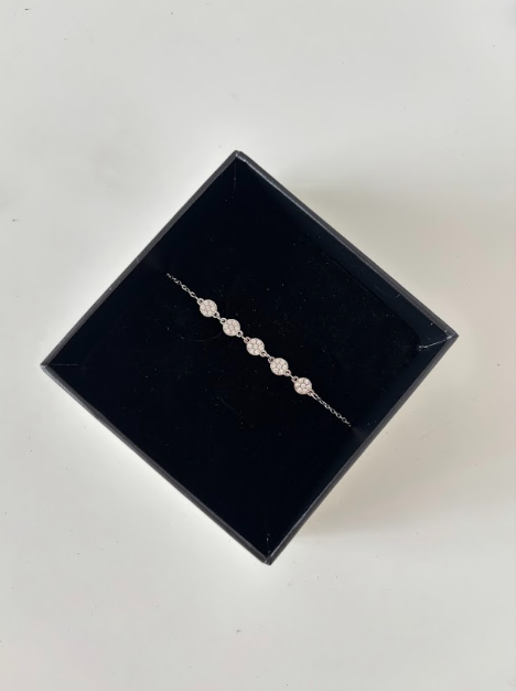 DIAMOND DOT BRACELET - The Vault
