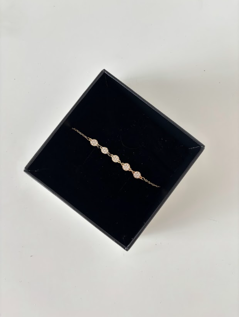 DIAMOND DOT BRACELET - The Vault