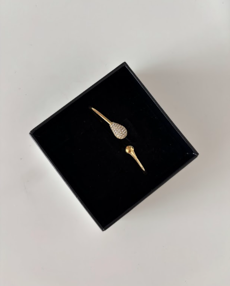 DIAMOND OVAL BANGLE- The Vault